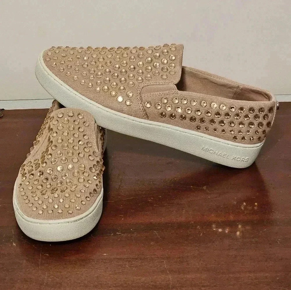 Michael Kors Dusty Pink Jeweled Stretch knit Sneakers Size 7 - Picture 1 of 9